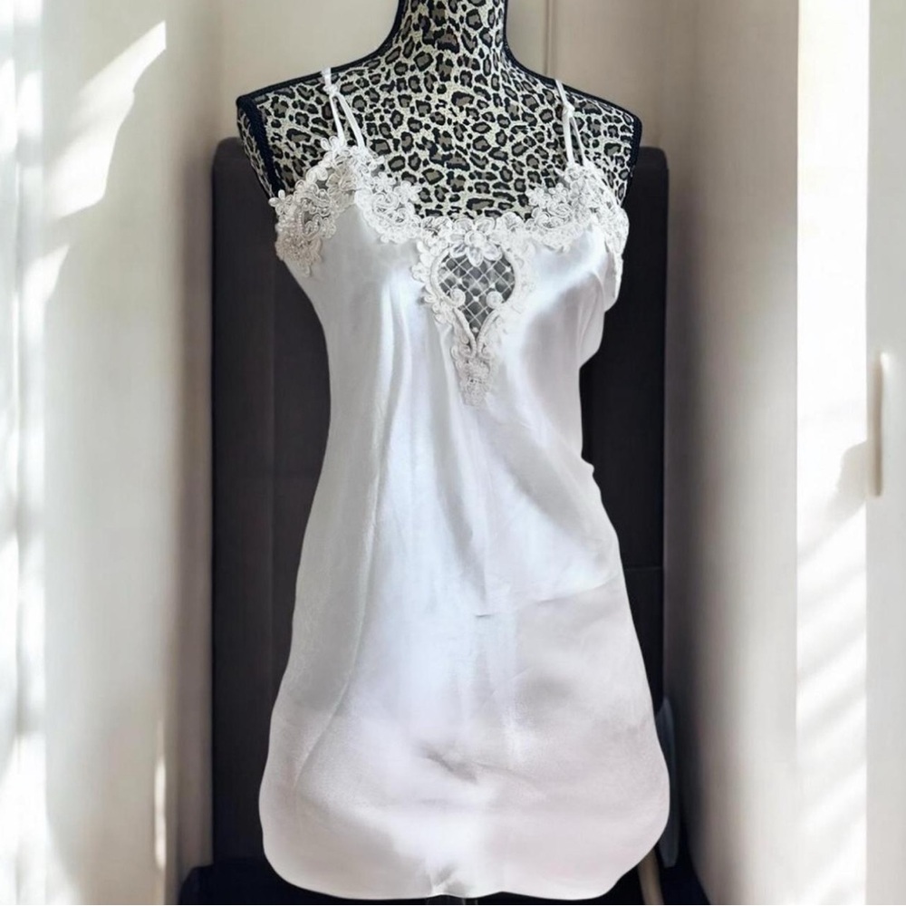 Elegant White Lace Chemise